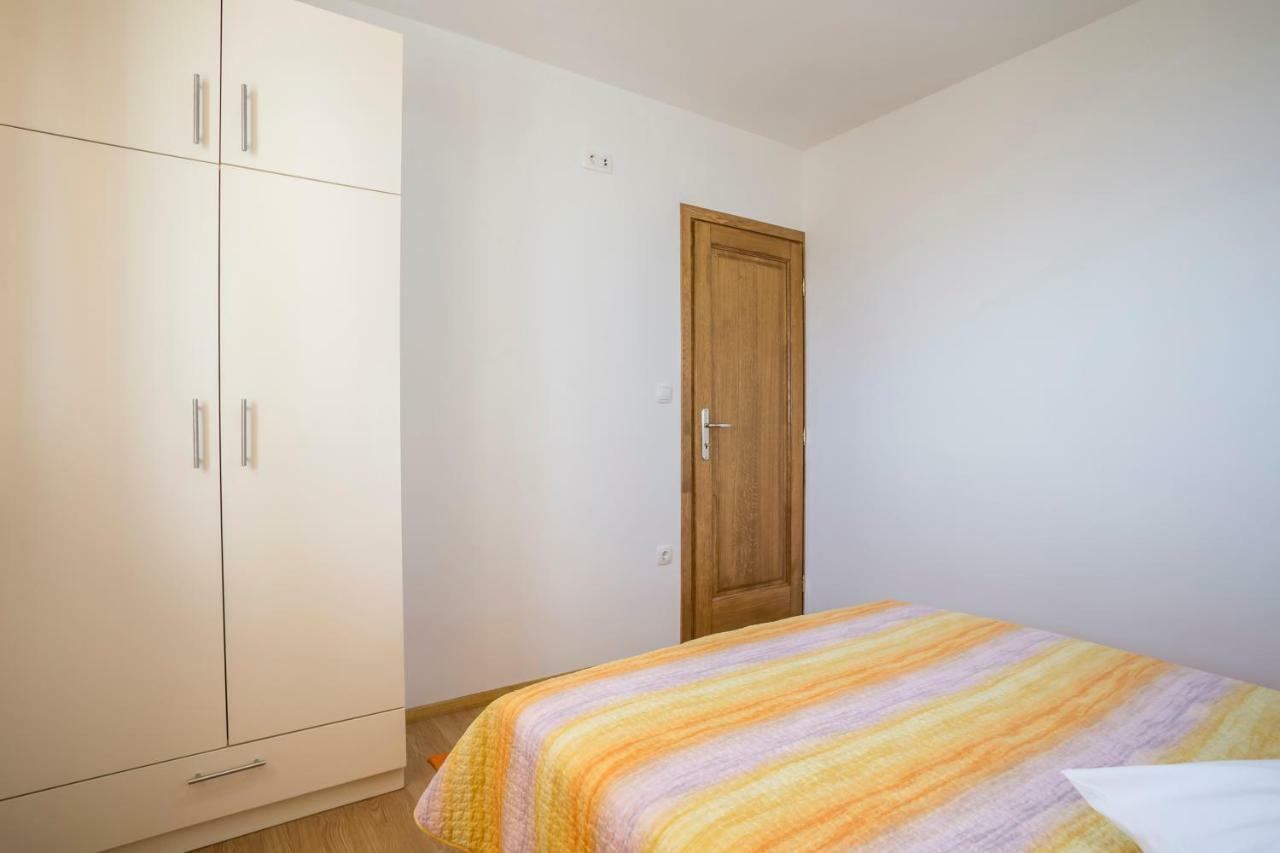 Apartments Bezmalinovic 2 Бол Екстер'єр фото