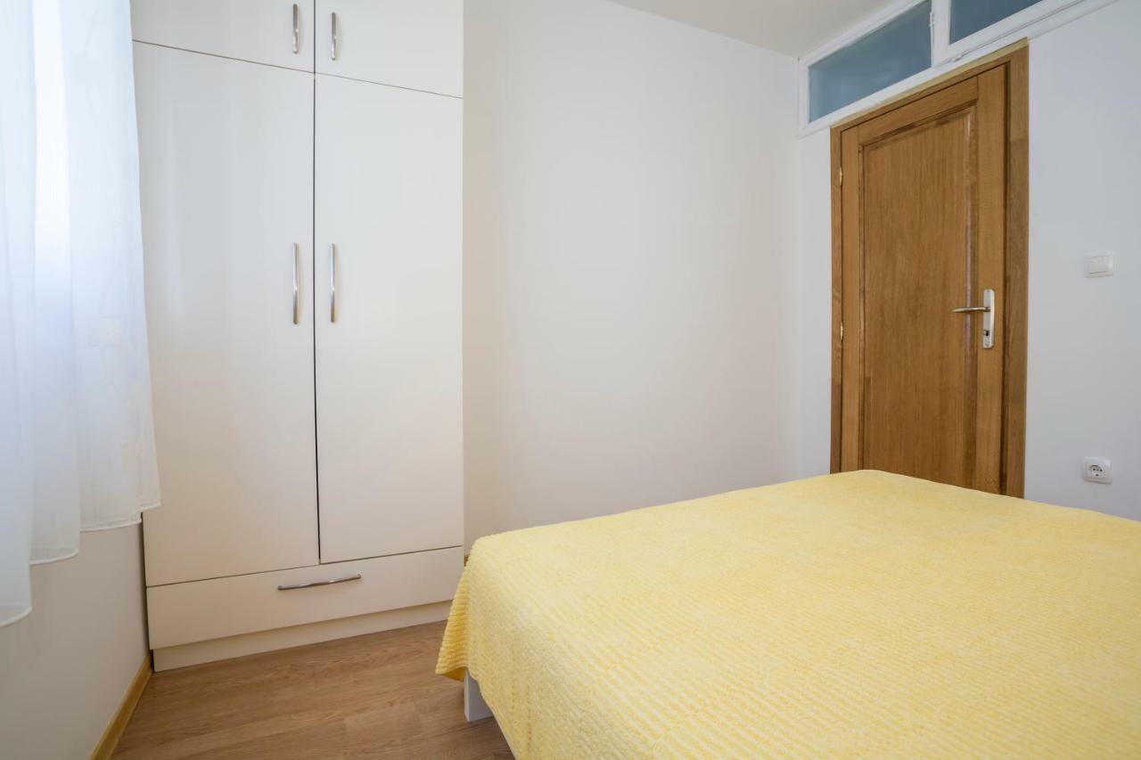 Apartments Bezmalinovic 2 Бол Екстер'єр фото