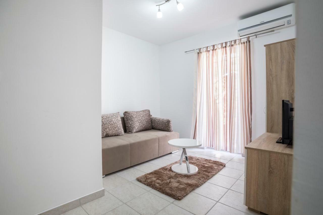 Apartments Bezmalinovic 2 Бол Екстер'єр фото